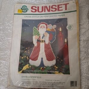 SUNSET Dimensions 1991 Santa Centerpiece Cross Stitch Needlepoint Holiday Decor